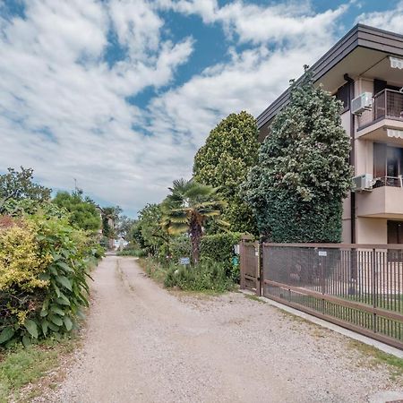 Casa Lugana 19 - Monolocale Con Piscina Direttamente A Lago Sirmione Extérieur photo