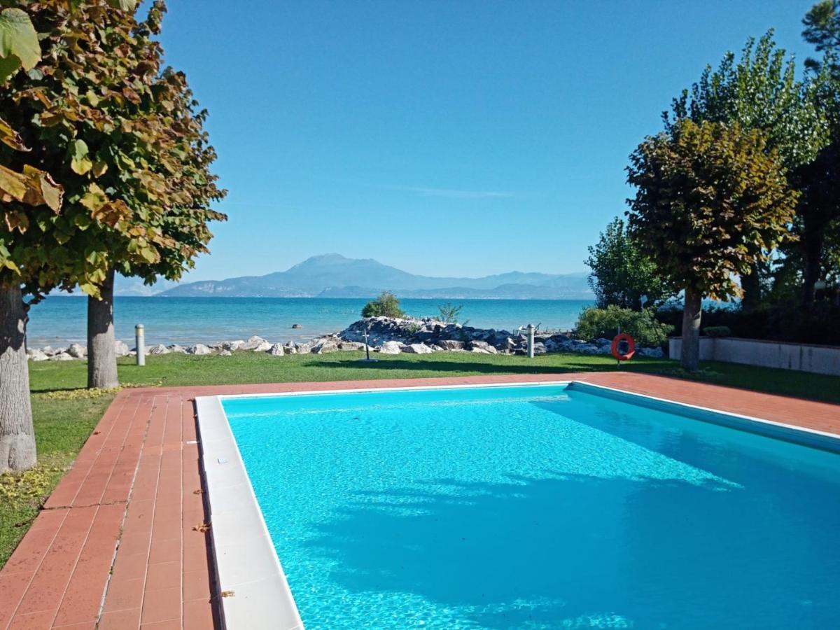 Casa Lugana 19 - Monolocale Con Piscina Direttamente A Lago Sirmione Extérieur photo